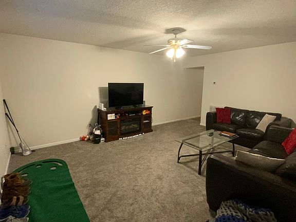 3rd image of 1112 W Missouri St