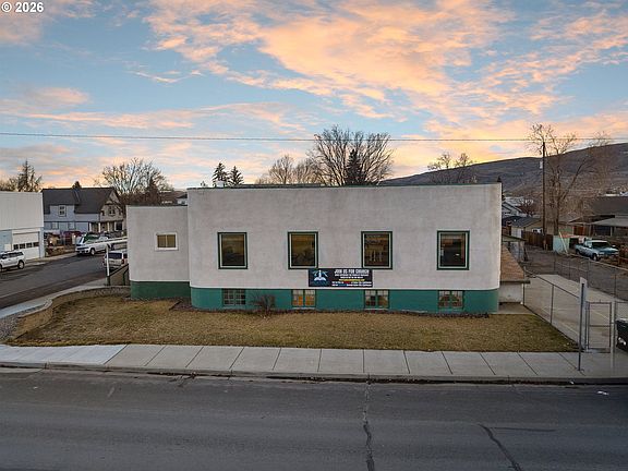2nd image of 2100 7th St