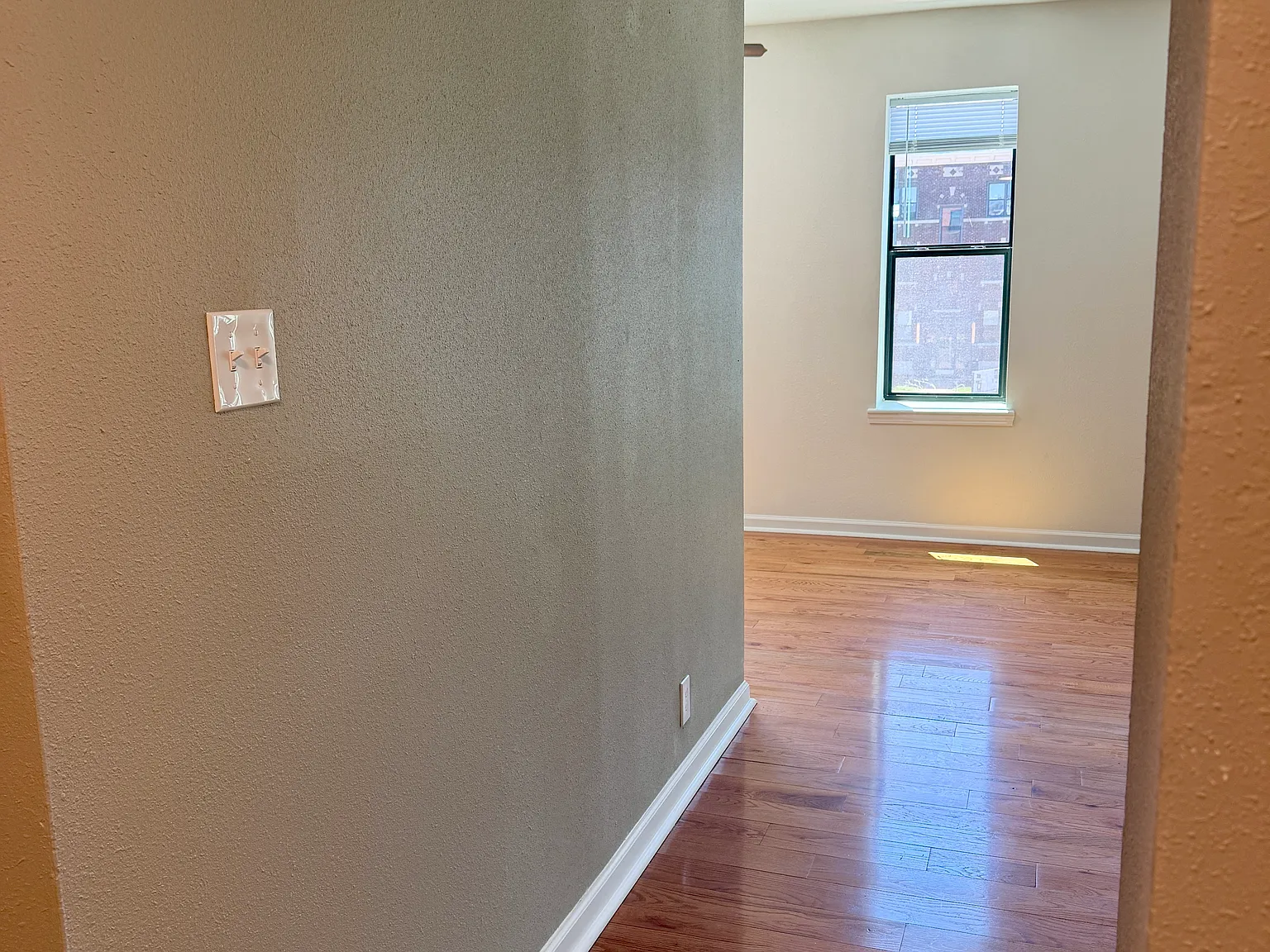 1 bed, 800 sqft, $1,295 — Photo 3