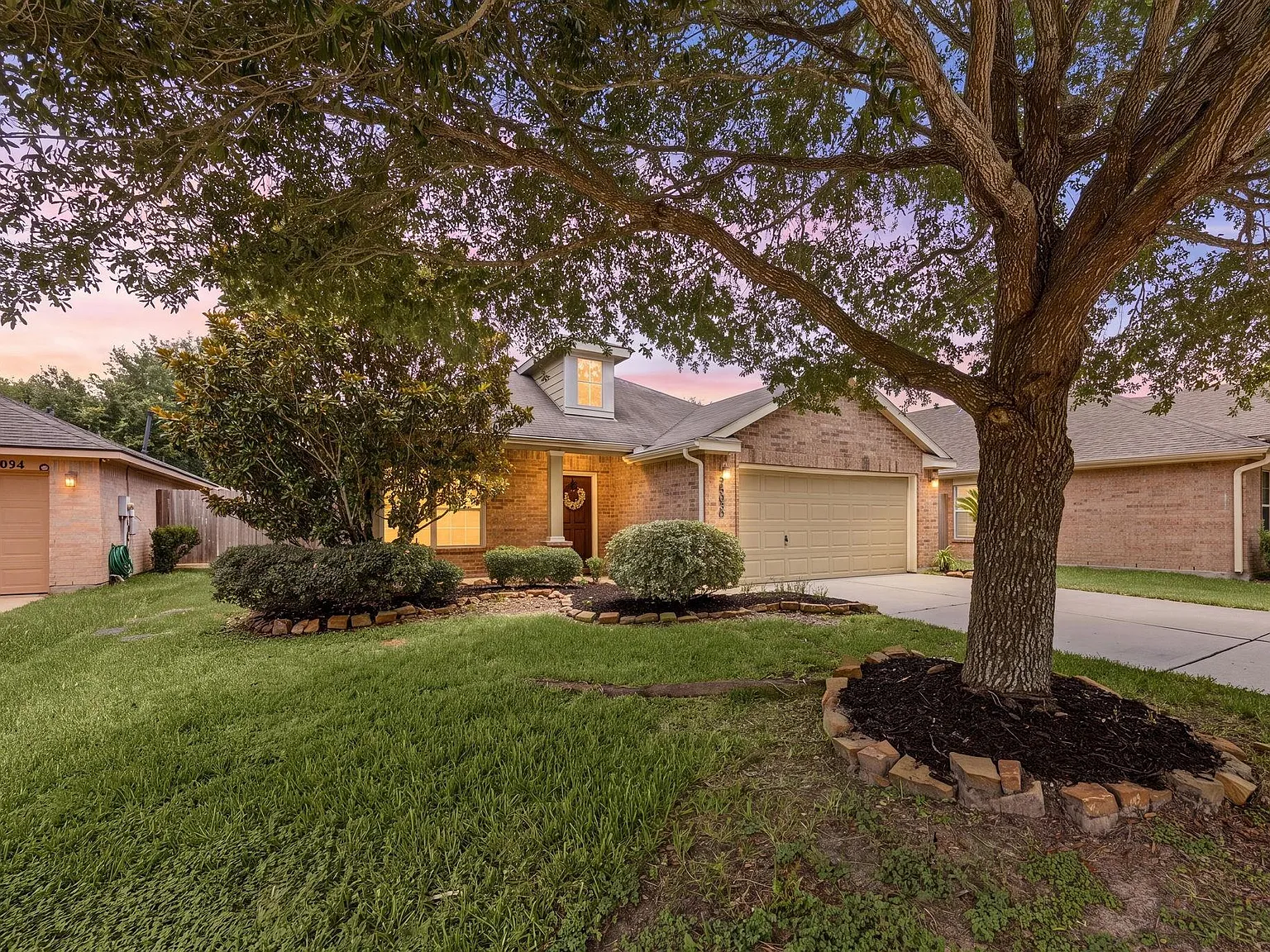 3 bed, 2.0 bath, 2254 sqft, $2,450 — Photo 2