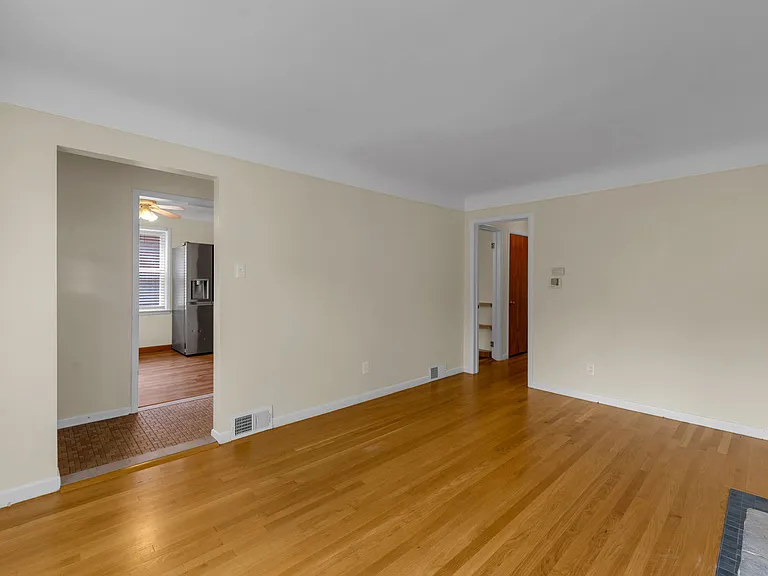 3020 Syracuse St — Photo 6