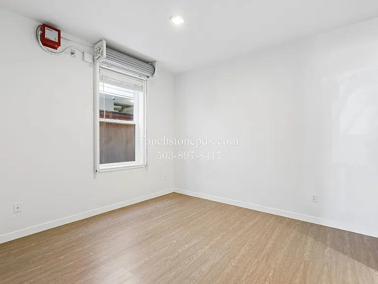 424 NE Jessup St #4 — Photo 14