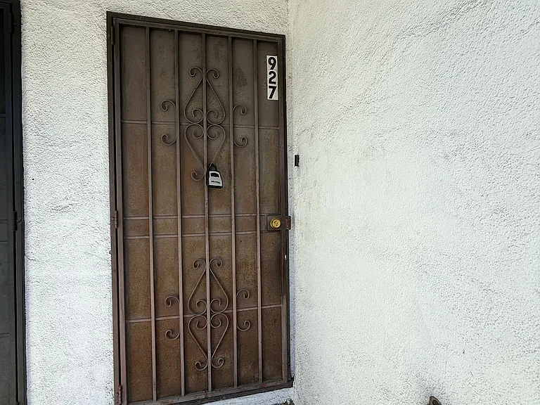 927 W Gage Ave #1 — Photo 2