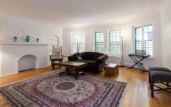5th image of 2443 W Lunt Ave #2W