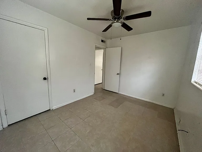 4208 Robbins Ave — Photo 6