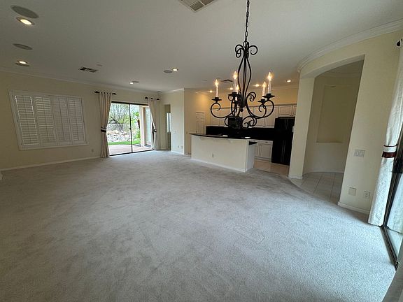 3rd image of 14 Hunt Valley Trl