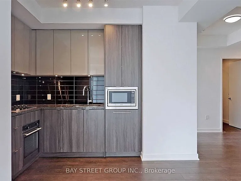 125 Blue Jays Way #908 — Photo 4
