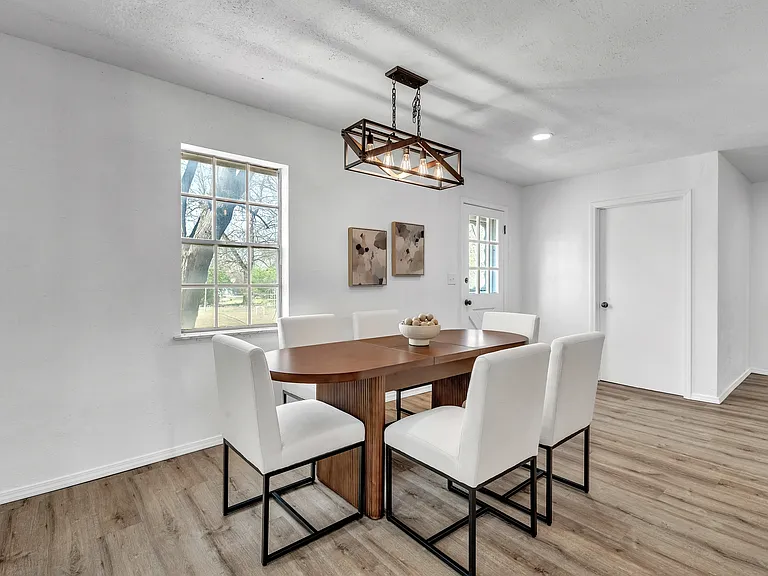 636 E Lea Ter — Photo 15