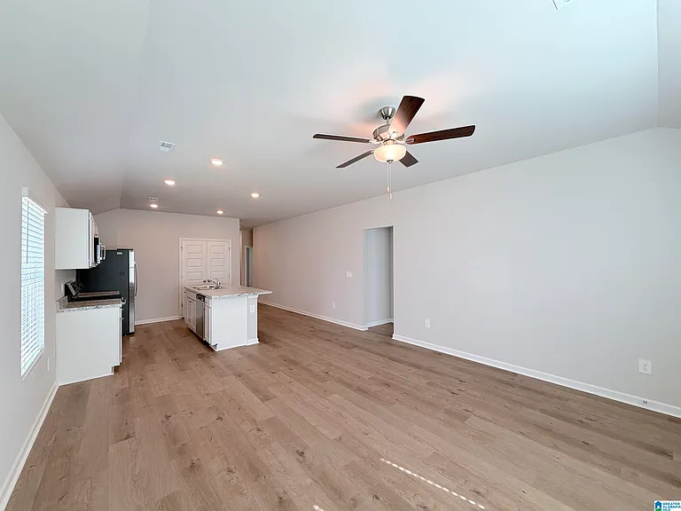 128 Challenger Way — Photo 11