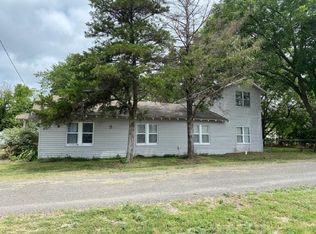 121 S Oak St, Stratford, OK 74872
