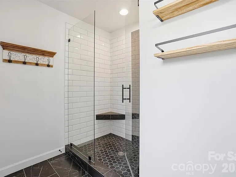 19512 Topgallant Dr — Photo 34