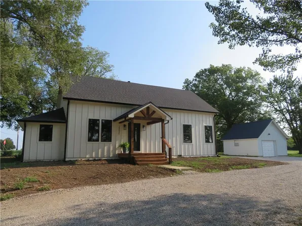 29521 Lone Star Rd, Paola, KS 66071