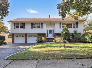 276 Taft Ct, Paramus, NJ 07652