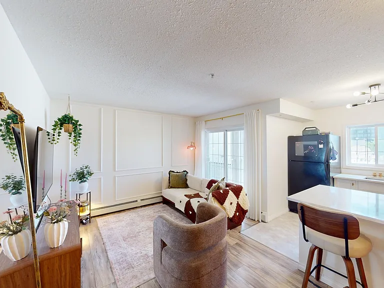 630 8th Ave SE #217 — Photo 3