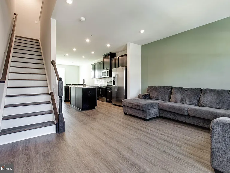 188 Woodgate Cir — Photo 5