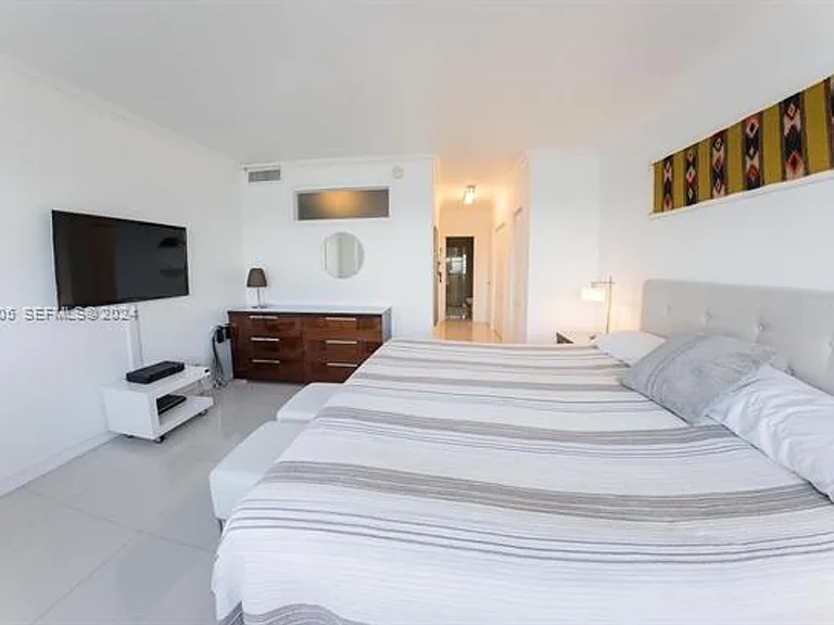 5601 Collins Ave #1206 — Photo 13