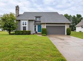 6 Pine Grove Dr, Batesville, IN 47006