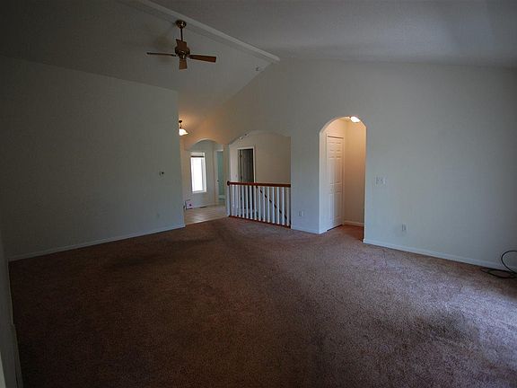 3rd image of 494 W River Park Dr