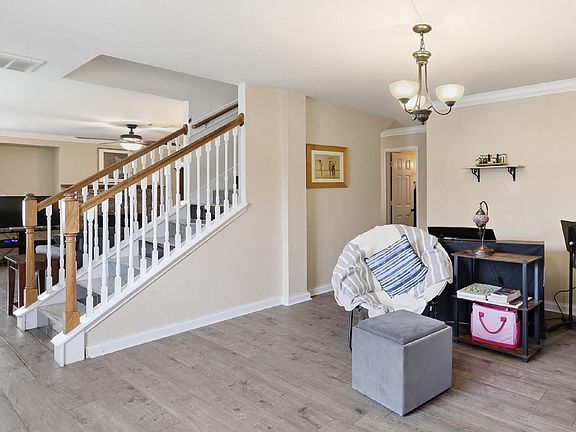 5th image of 3803 Banks Ridge Ln