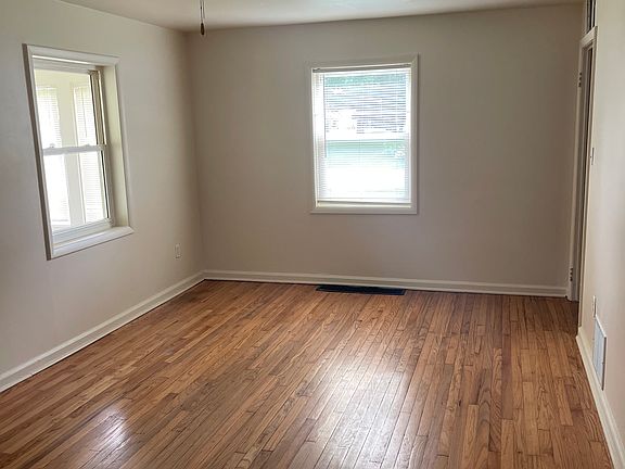 4th image of 8124 Janis St