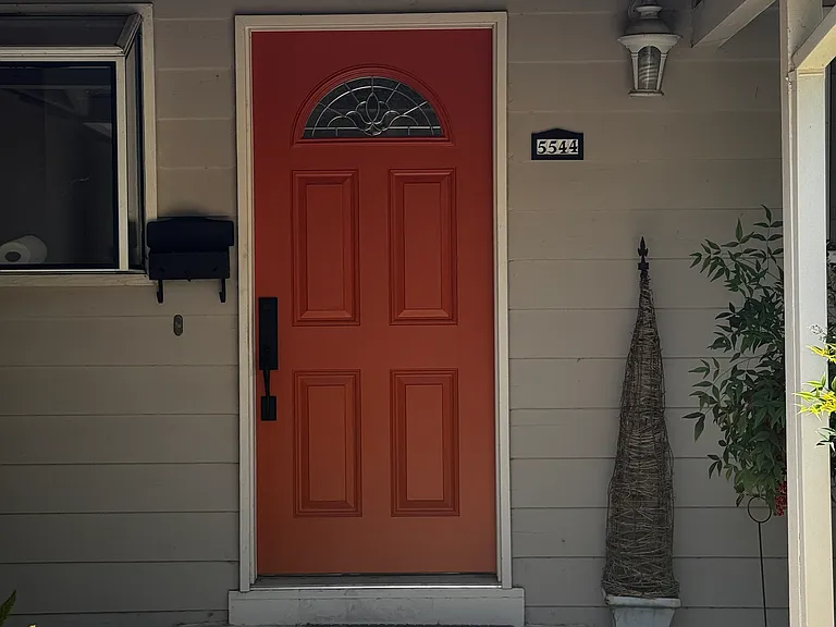 5544 Alabama Dr — Photo 2