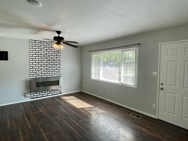 Building Photo - 1412 Tuscarora Dr