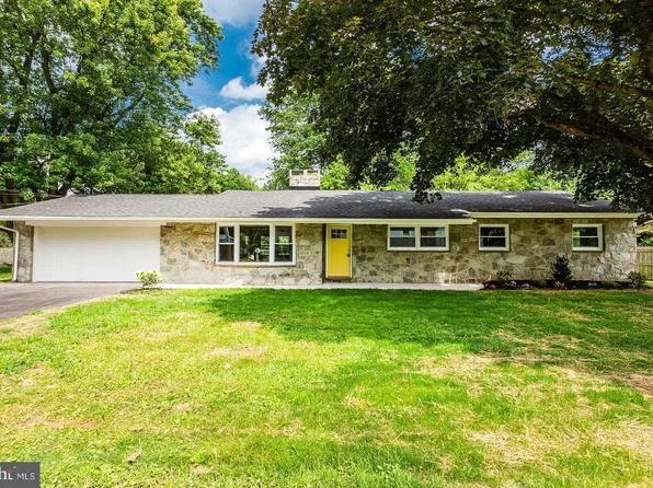 851 Longview Ln, Gap, PA 17527