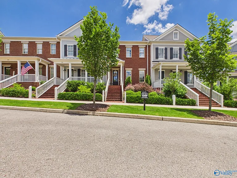 34 Pine St NW — Photo 1
