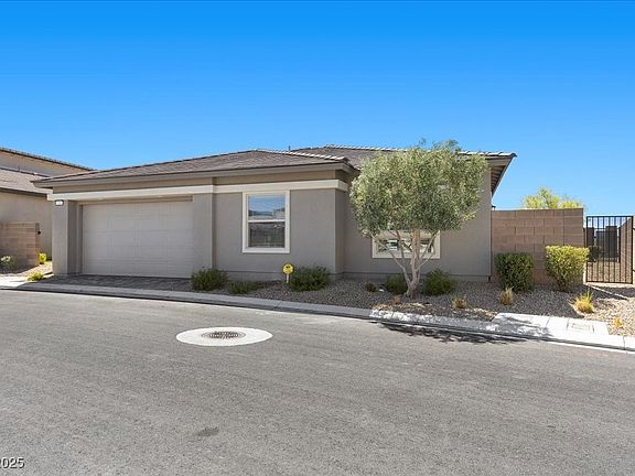 4th image of 920 Kings Cliff Ln