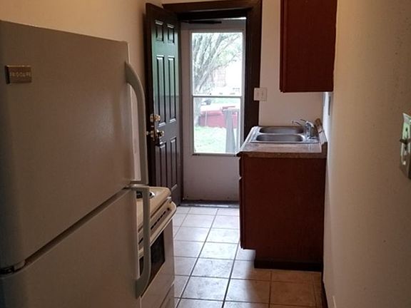4th image of 4165-4167 Lafayette Ave #4165