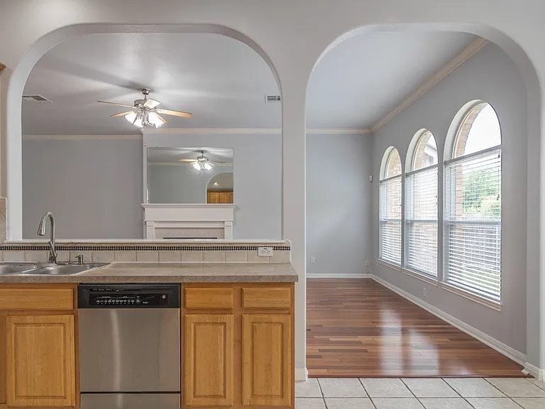 8214 Cornerwood Dr — Photo 6