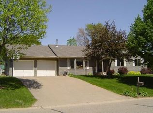 613 Pine Ridge Ter, River Falls, WI 54022