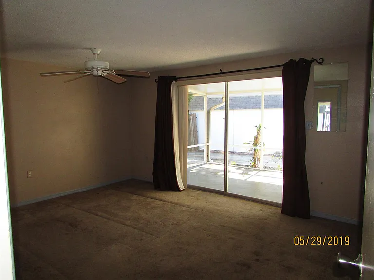 9926 Rainbow Ln — Photo 13