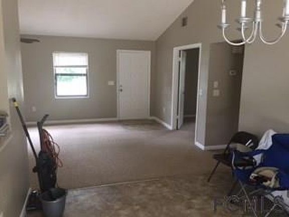 4th image of 18 Becket Ln