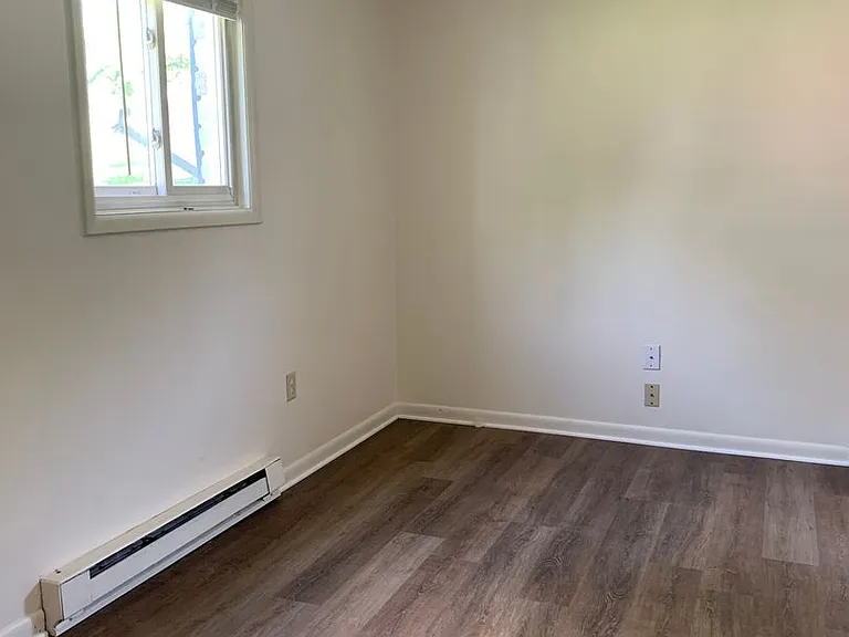 101 Sunset Ave — Photo 6