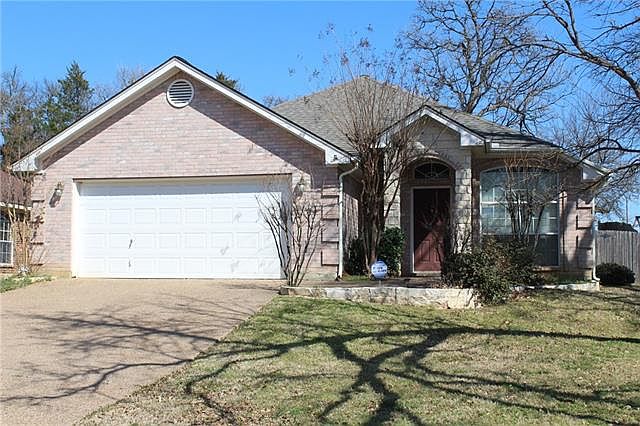 1st image of 602 Everglade Dr