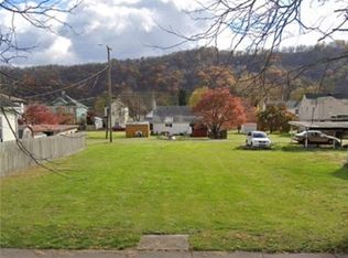 810 3rd St, Brilliant, OH 43913