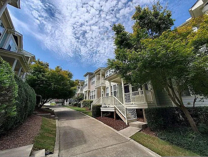 513 Village Loop Dr — Photo 21