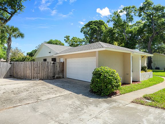 5th image of 5 Baywood Dr