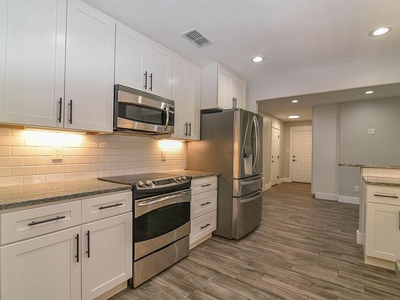 4th image of 218 Fliva Ave