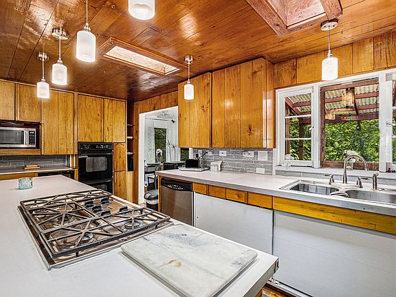 14th image of this home