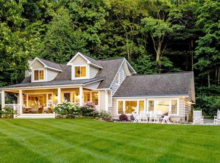 9064 Peninsula Dr, Traverse City, MI 49686