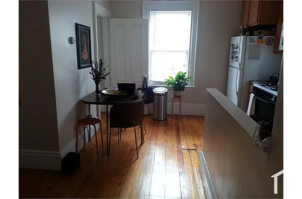 Building Photo - 24 Maplewood St #4