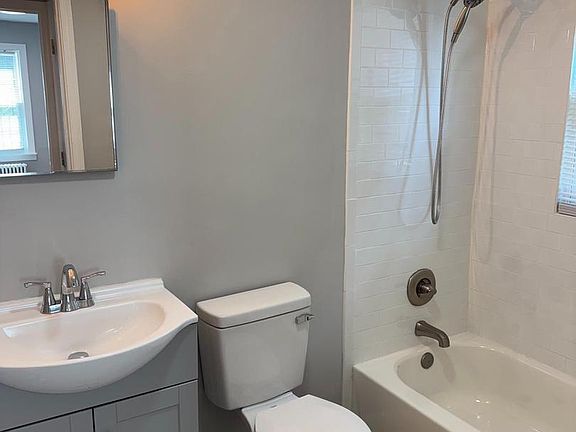 5th image of 515 45th St NE