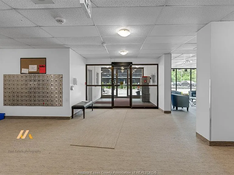 3936 Wyandotte St E #207 — Photo 6