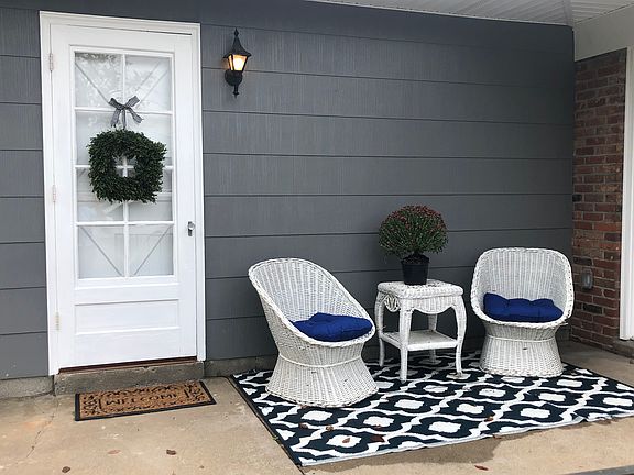 French doors lead
to patio