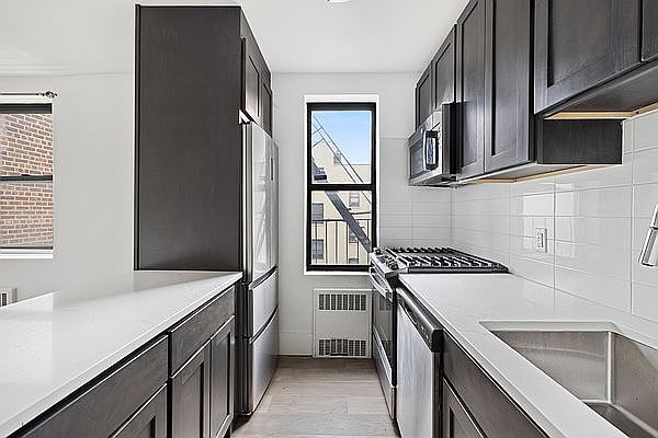 1st image of 2420 Morris Ave APT 5I