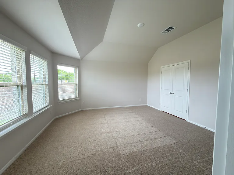 406 Kingsbury Ave — Photo 17