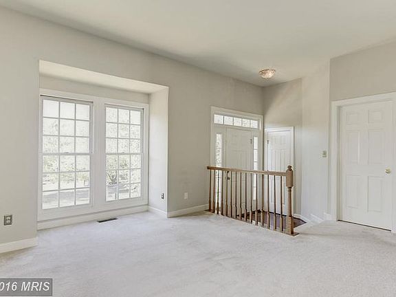5th image of 46515 Lynnhaven Sq