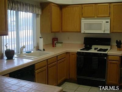 3rd image of 731 N Hearthside Ln